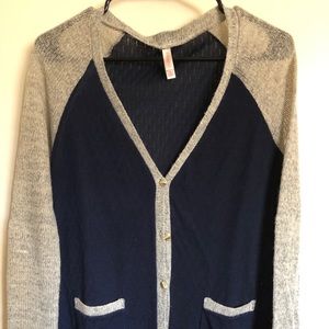 Light wool and cotton cardigan.